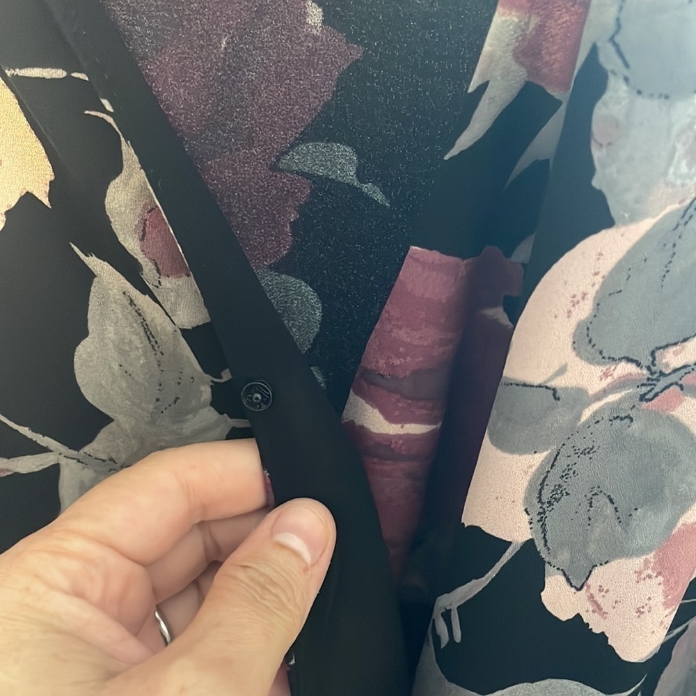 Lulu's Floral V-Neck Romper - Black and Pink - Picture 5 of 5